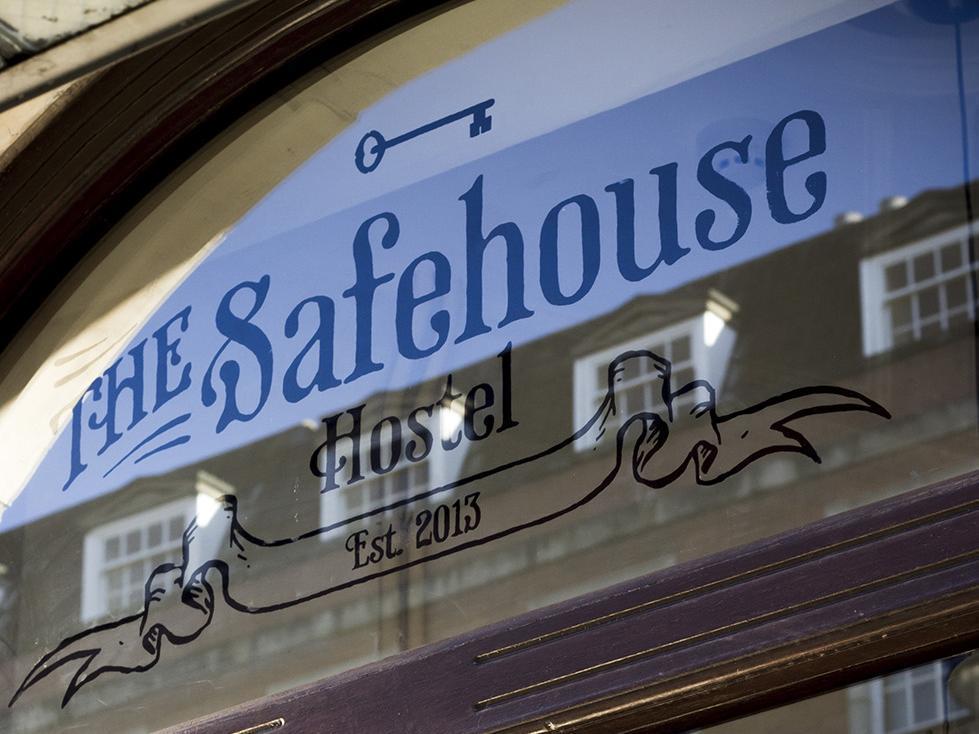 The Safehouse Hostel Cardiff Exteriör bild