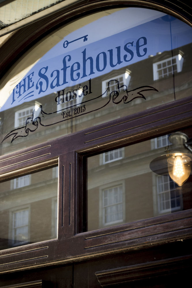 The Safehouse Hostel Cardiff Exteriör bild